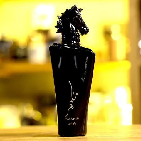 Maahir Black Front